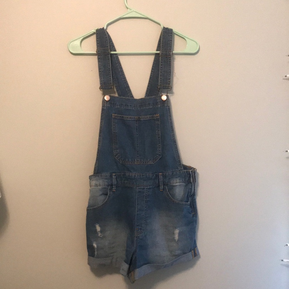 Overall shorts